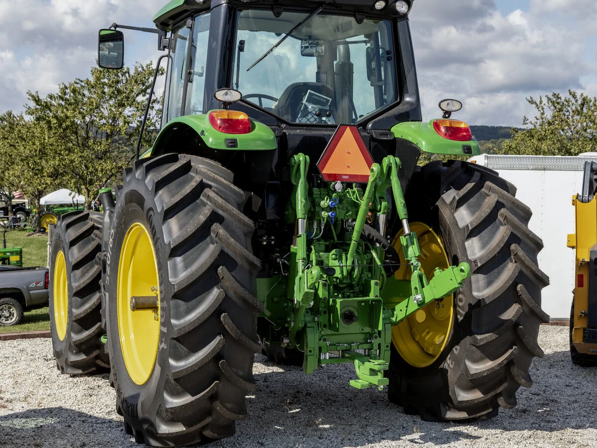 John Deere John Deere 6155M Utility Tractor