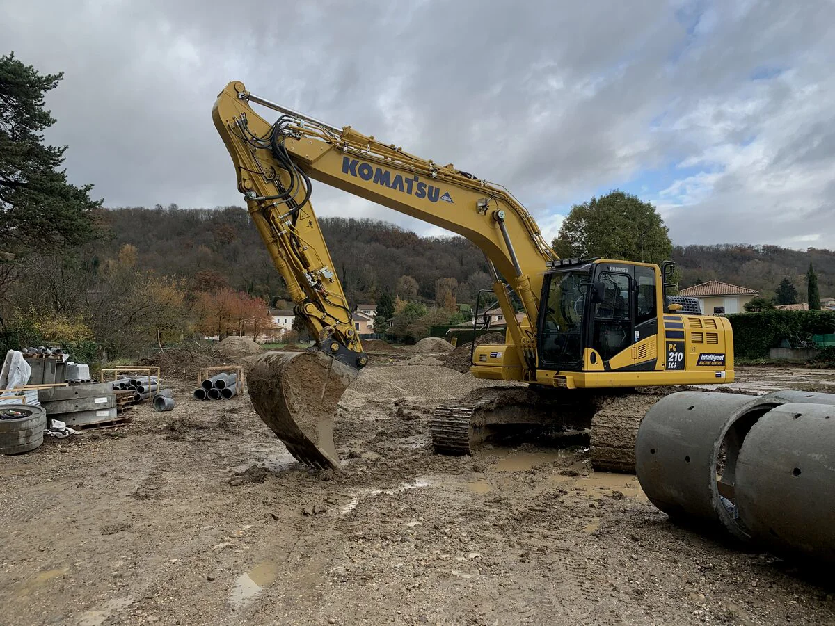 Komatsu Komatsu PC210-10M0 Excavator