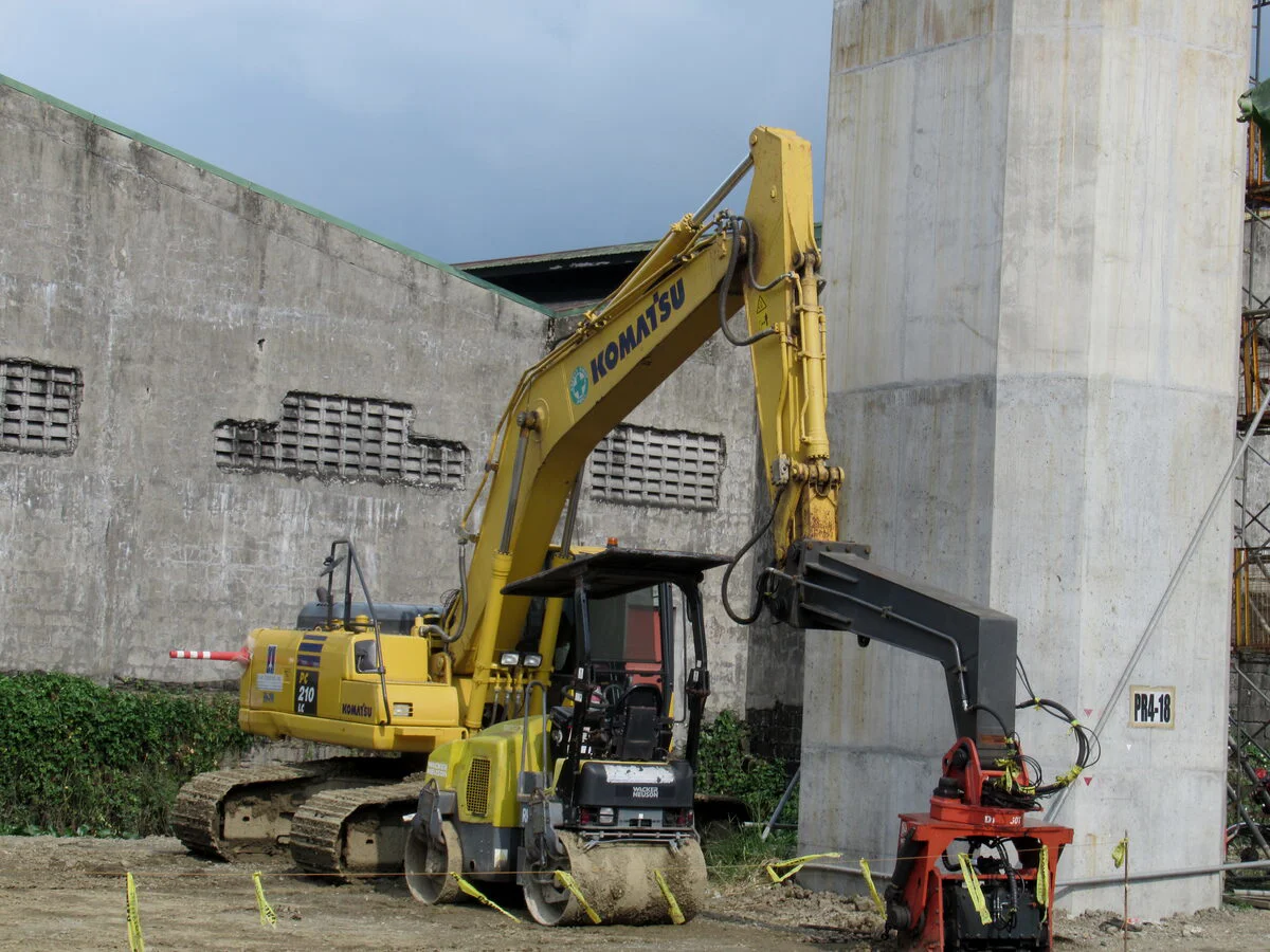 Komatsu Komatsu PC210-10M0 Excavator